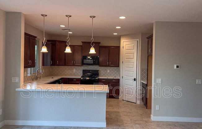 5229 N 79 DR