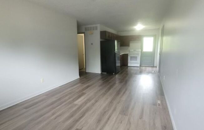 2 beds, 1 bath, $799, Unit 500