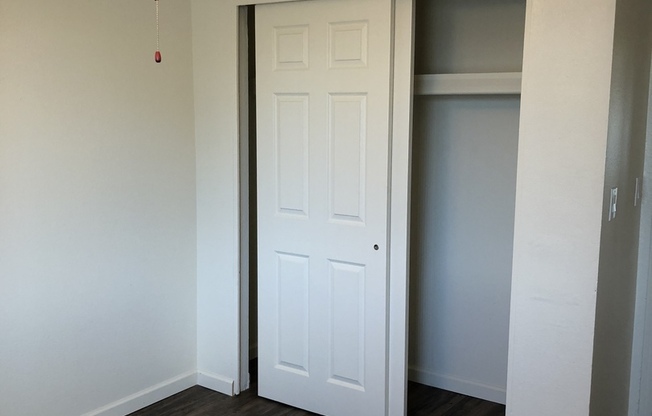 2 beds, 1 bath, 950 sqft, $1,225, Unit 208