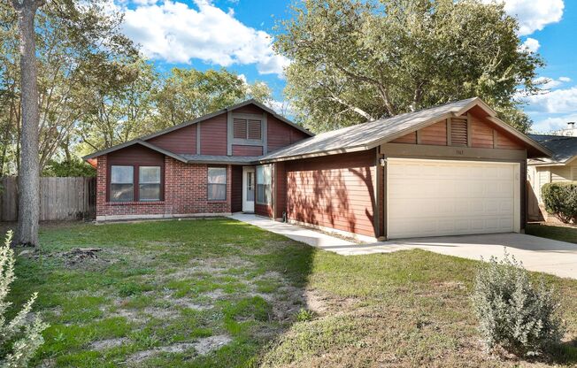 Open floor plan 3 bedroom home in Northwest San Antonio