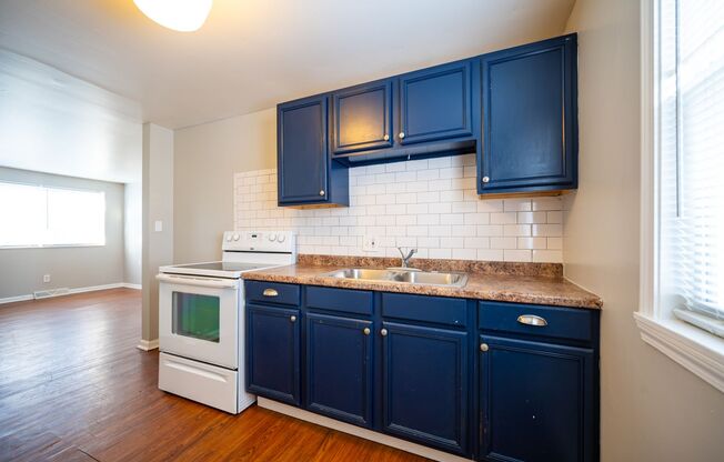 2 beds, 1 bath, $1,395, Unit 474 D