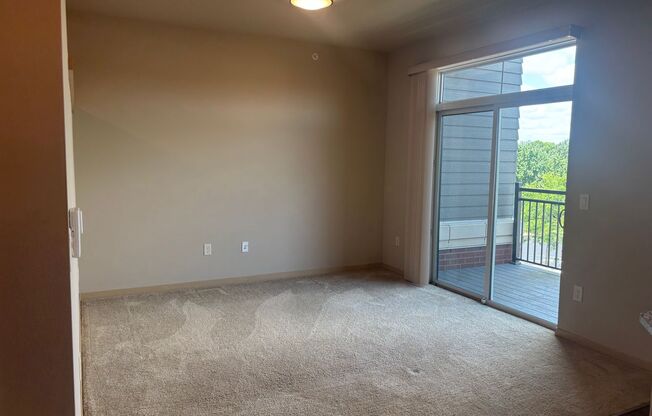 Studio, 1 bath, 557 sqft, $1,565, Unit 104-311