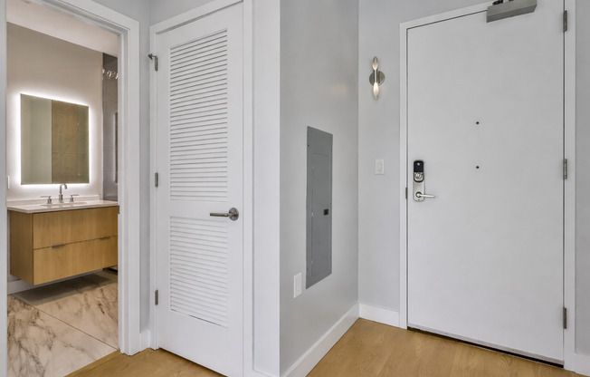 2 beds, 2 baths, 867 sqft, $4,425, Unit 805