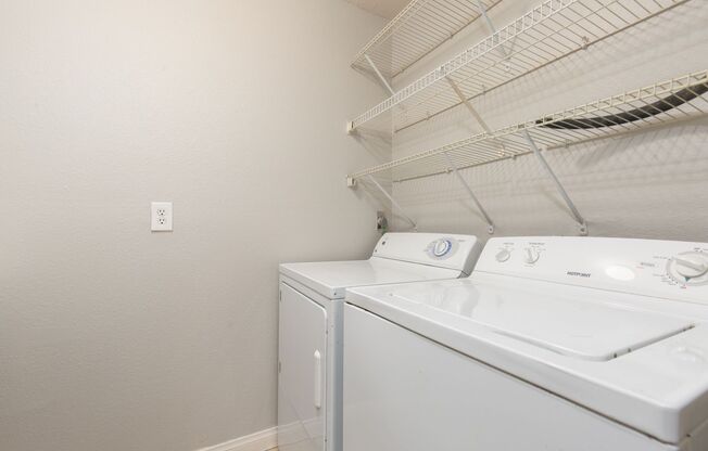 2 beds, 2 baths, $1,600, Unit # 2169