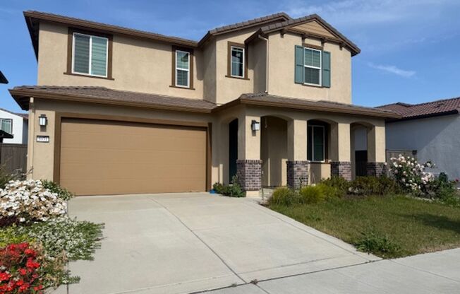 Luxury Solar Home in the Highly Desirable Northlake Community in Natomas!