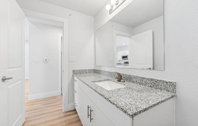 3 beds, 2 baths, 1,134 sqft, $1,595, Unit 724