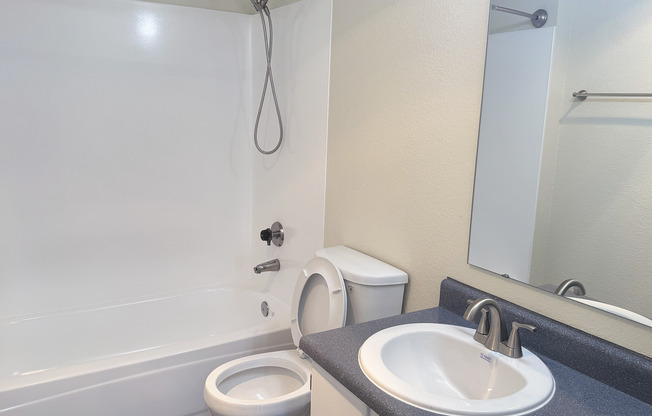 2 beds, 2 baths, 984 sqft, $2,175, Unit B203