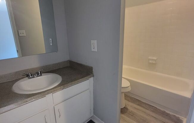 3 beds, 2 baths, 1,189 sqft, $1,200, Unit G7