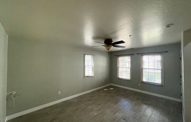 Prime Gilbert 3 Bedroom/2.5 bath 1st floor bonus room, 3 community pool's