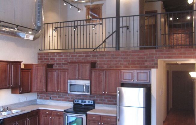 2 beds, 2 baths, 1,187 sqft, $1,350, Unit AW 113