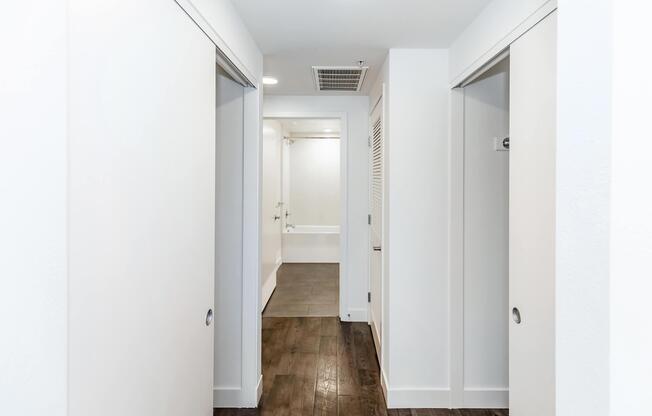 Studio, 1 bath, 631 sqft, $2,999