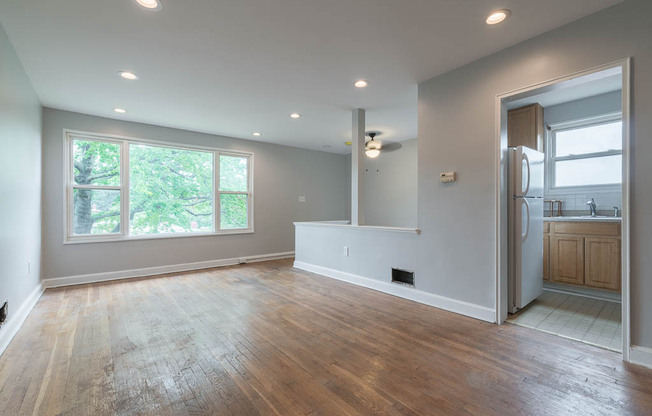 115 WEBSTER ST NE