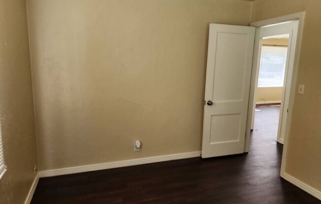 2 beds, 1 bath, $950