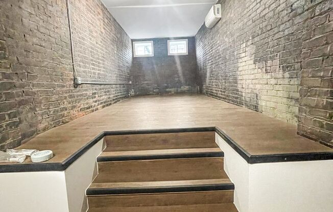 1 bed, 1 bath, 525 sqft, $1,475, Unit House