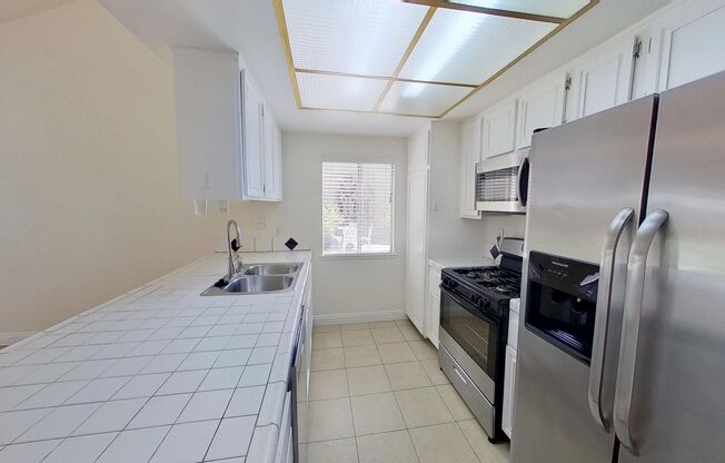 Beautiful 3 Bedroom 2 Bath Home - Anaheim