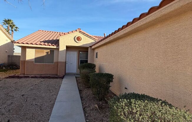 3 bedroom single story home with no HOA