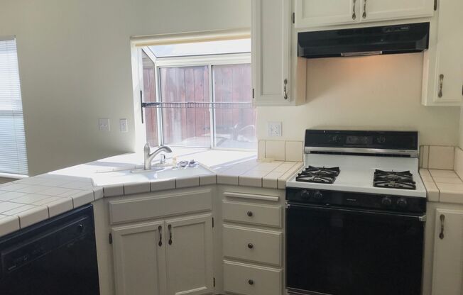 3 beds, 2 baths, $2,800