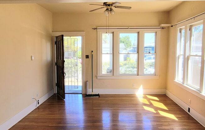 Craftsman home 2bed 1 bath, garage on a 11,000  sqft lot! North College area