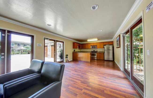 2 beds, 1 bath, $2,095, Unit # 47