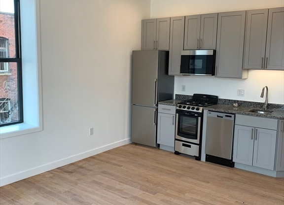 2 beds, 1 bath, $2,250, Unit 501