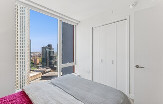 1 bed, 1 bath, $4,950, Unit 27J