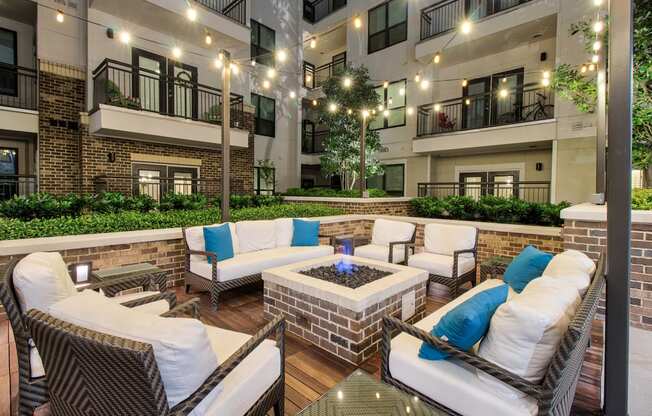 Courtyard Fire Pits with Surrounding Lounge Space at Windsor Old Fourth Ward, 608 Ralph McGill Blvd NE, Atlanta