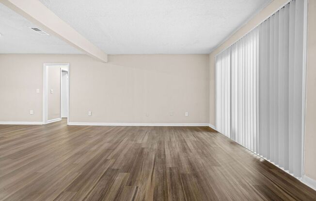 3 beds, 2 baths, 1,300 sqft, $1,399, Unit 118