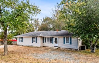 SW Large Home, Living Room & Den, Hardwoods, Decks!