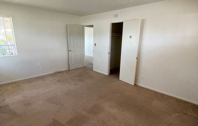 2 beds, 2 baths, $4,600, Unit B