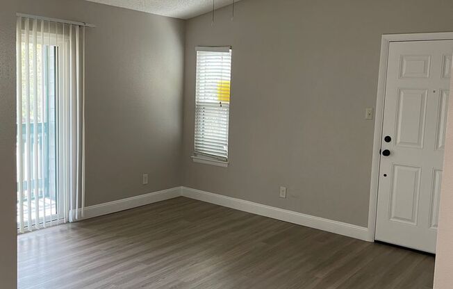 Wonderful 2/1 Condo - ** Move in Special $500 off your first months rent** Available Now !