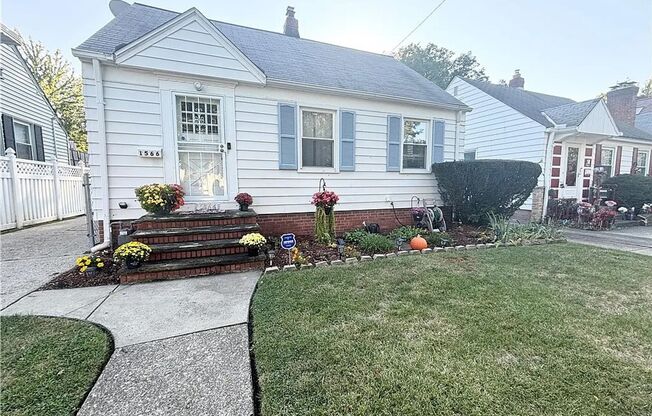 Charming 3 bedroom and 1.5 bathroom house in Euclid