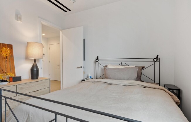 1 bed, 1 bath, 651 sqft, $2,850, Unit 401R