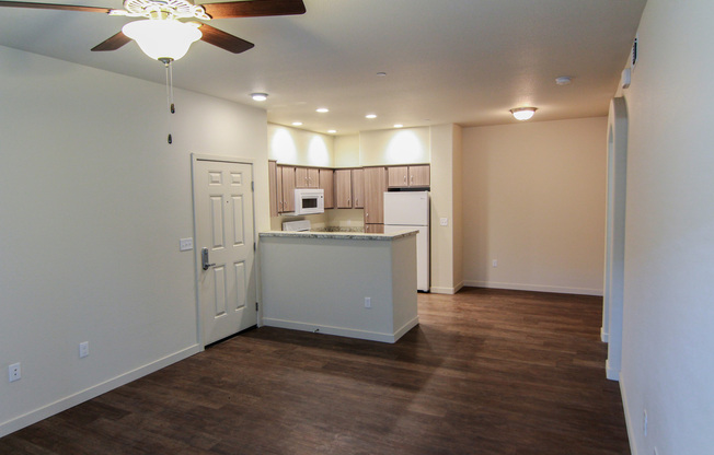 2 beds, 1 bath, 929 sqft, $1,425, Unit 144