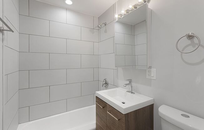 2 beds, 1 bath, 599 sqft, $2,350, Unit 401
