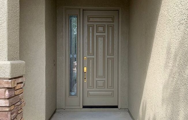 3 beds, 2 baths, $2,525