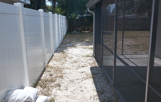 7228 35 AVE N