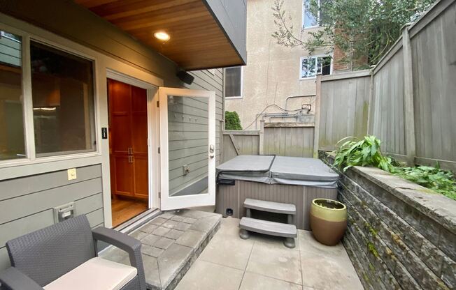 2644A 23rd Ave W