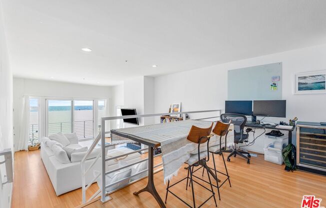 4403 OCEAN FRONT WALK