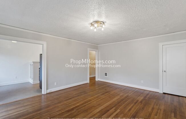Charming Light-Filled One Bedroom Apartment In SE Portland!