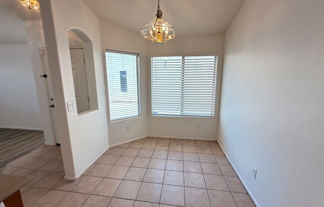 3 X 2 W/Den *ALL Appliances* **Corner Lot!! with New Paint & Carpet
