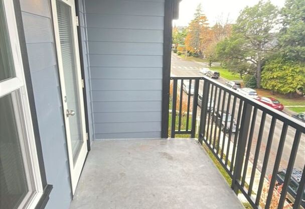 3 beds, 1 bath, $2,495, Unit 1210 #304