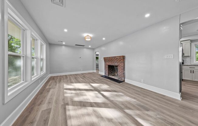 Remodeled 3BR/2BA House in the Heart of Great Neck! Close to Cox High School