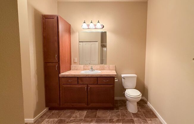 2 beds, 2 baths, 1,090 sqft, $1,600, Unit 523-10