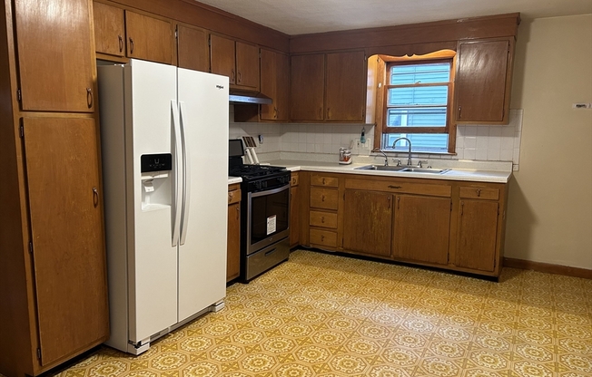 3 beds, 1 bath, 1,000 sqft, $3,000, Unit 1