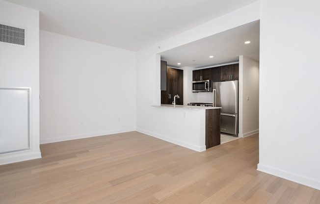 2 beds, 1 bath, $7,641, Unit 1310