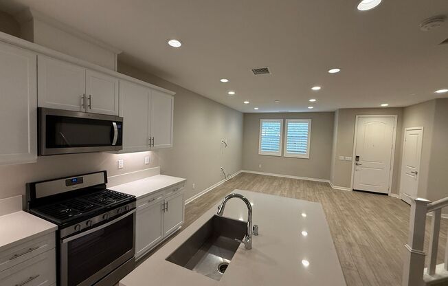 West Creek 3 Bedroom Home for Rent in Valencia!
