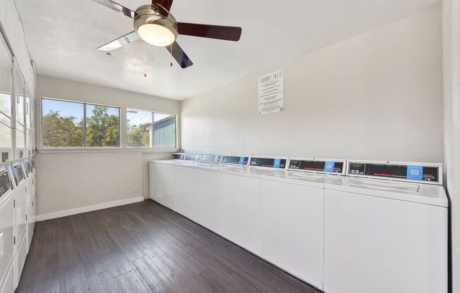 2 beds, 1 bath, 835 sqft, $999, Unit 210