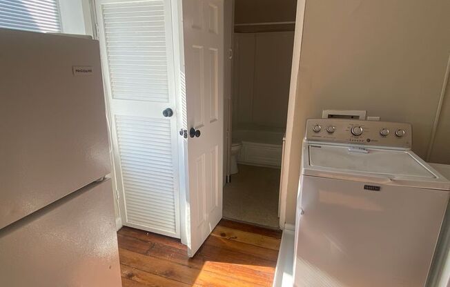 Studio, 1 bath, 307 sqft, $1,020, Unit 3A