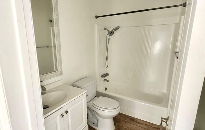 Beautiful and spacious condo in Tarzana!