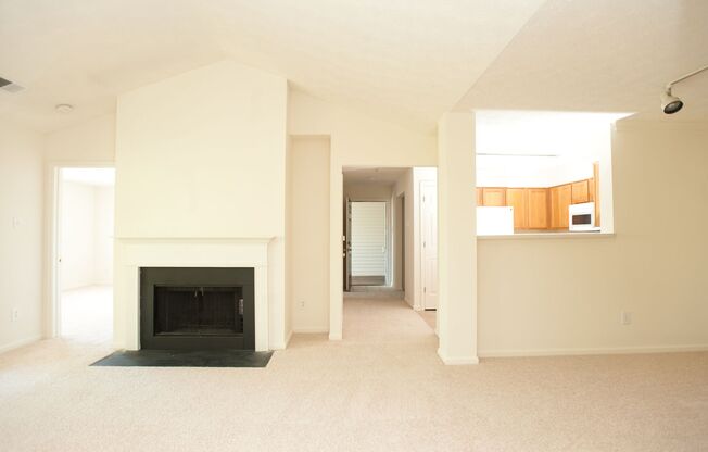 2 beds, 2 baths, 1,033 sqft, $1,569, Unit 14-14302